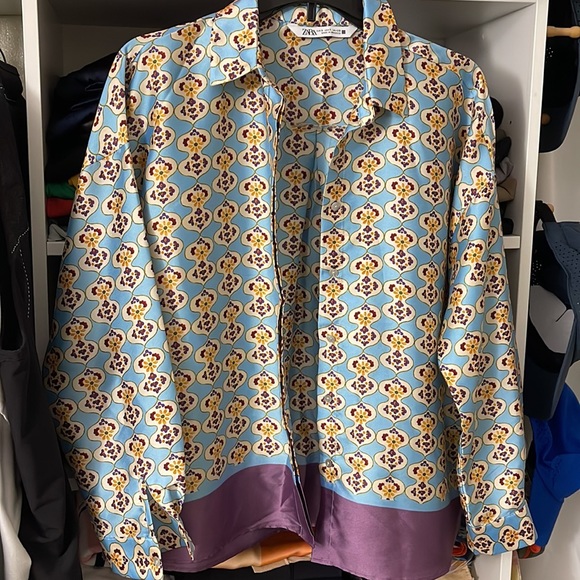 Zara Geometric Satin Shirt & Pants Set. - Picture 4 of 7